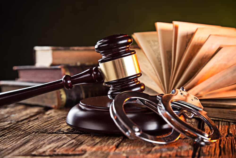Scopri di più sull'articolo Cos’è un reato penale e che conseguenze ha una condanna penale?